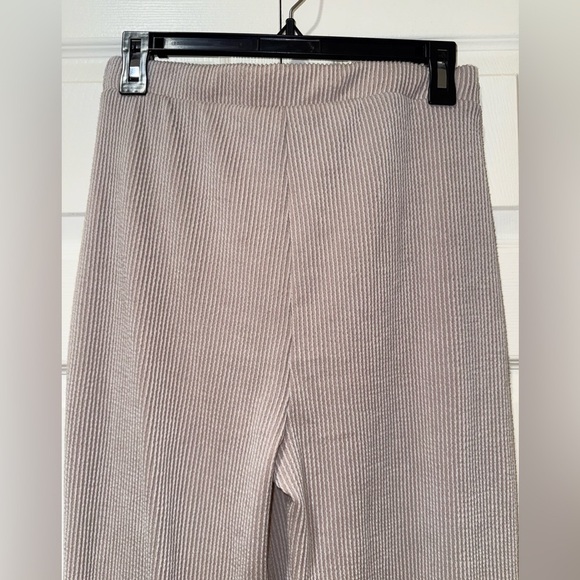 21 Saints wide leg ribbed Pants. Flowy and cozy. Creamy-pink tinge Size L. NWOT - Picture 4 of 12